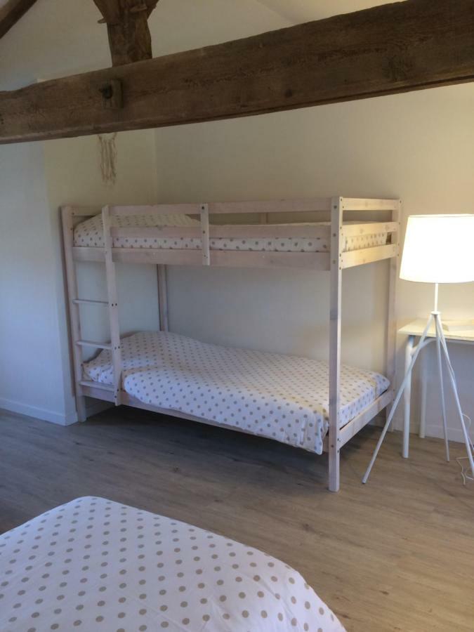 Le Petit Monty Gite Cote Etang Saint-Malo-du-Bois Екстериор снимка