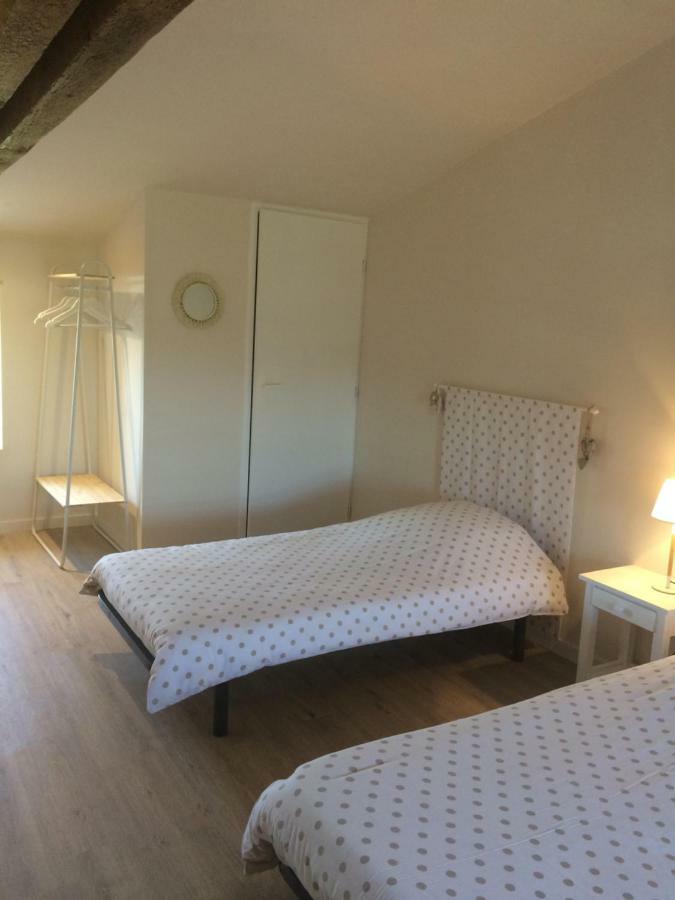 Le Petit Monty Gite Cote Etang Saint-Malo-du-Bois Екстериор снимка
